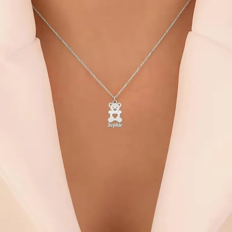 CUTE BEAR NECKLACE ON NECK - ROSOKI